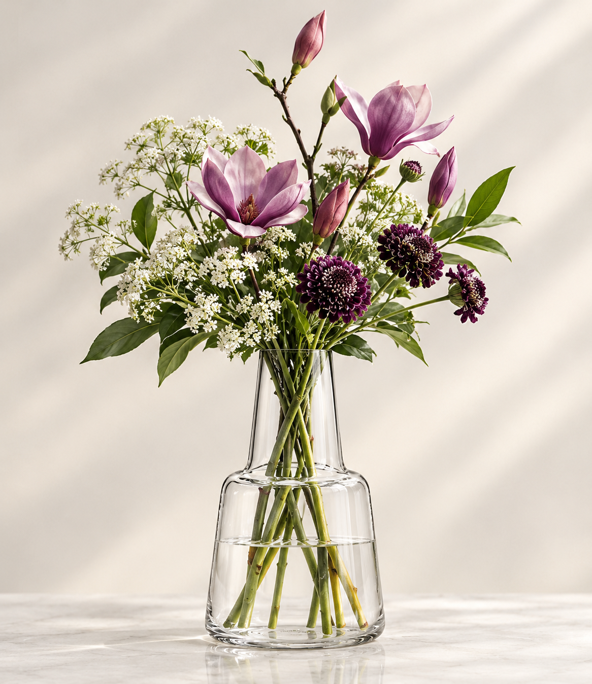 Elegant Glass Flower Vase for Modern Home Décor, Decorative Clear and Coloured Glass Vase with a Stylish Design, Ideal for Fresh Flower Arrangements, Living Room, Bedroom, Dining Table, Office and Contemporary Interior Decoration.