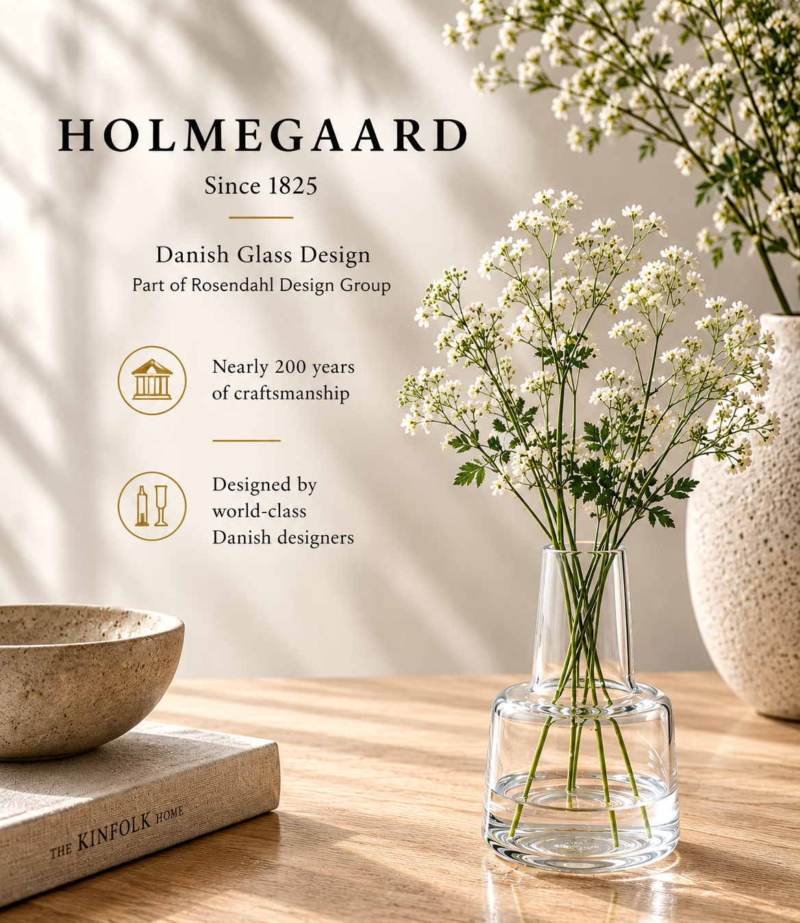 Elegant Glass Flower Vase for Modern Home Décor, Decorative Clear and Coloured Glass Vase with a Stylish Design, Ideal for Fresh Flower Arrangements, Living Room, Bedroom, Dining Table, Office and Contemporary Interior Decoration.