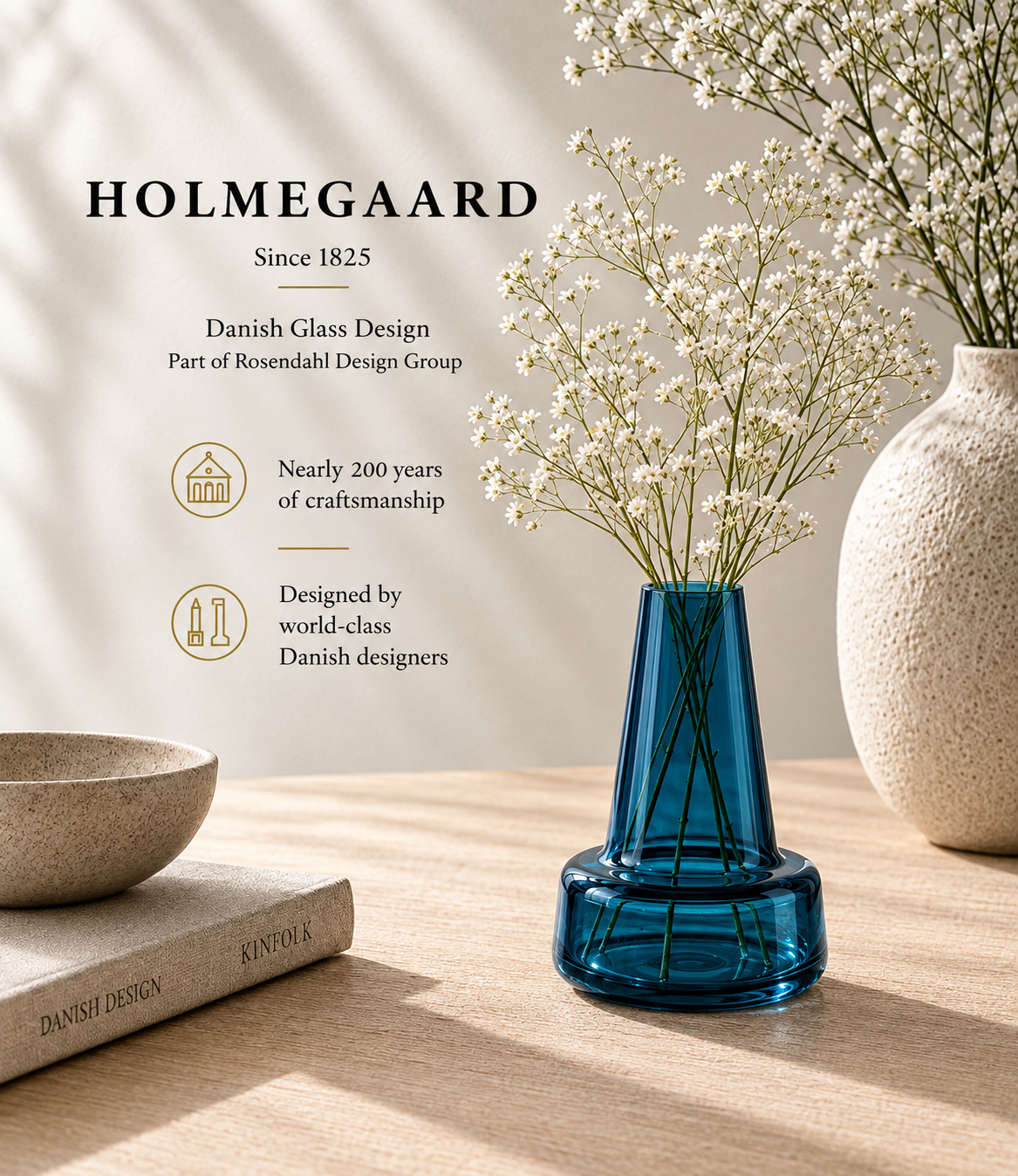 Elegant Glass Flower Vase for Modern Home Décor, Decorative Clear and Coloured Glass Vase with a Stylish Design, Ideal for Fresh Flower Arrangements, Living Room, Bedroom, Dining Table, Office and Contemporary Interior Decoration.